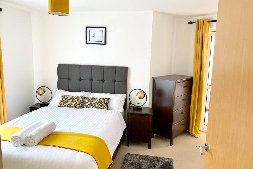 Smartrips Apartments - Lakeside/Thurrock West Thurrock Bagian luar foto